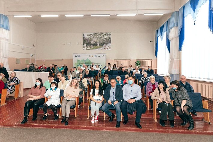 Айрат Гибатдинов вместе с волонтерами провел праздник для областного государственного автономного учреждения социального обслуживания «Геронтологический центр «ЗАБОТА» в Ульяновске