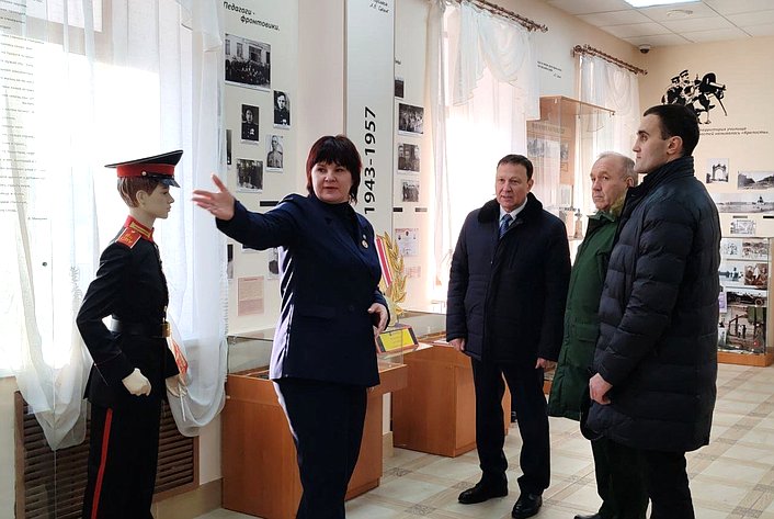 Александр Ролик посетил Уссурийское суворовское военное училище Министерства обороны РФ