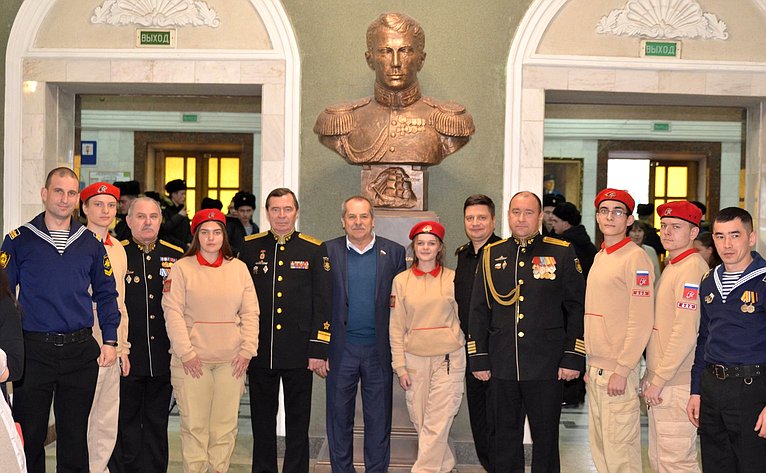 В. Куликов принял участие во встрече в Севастополе с участниками военно-морской операции