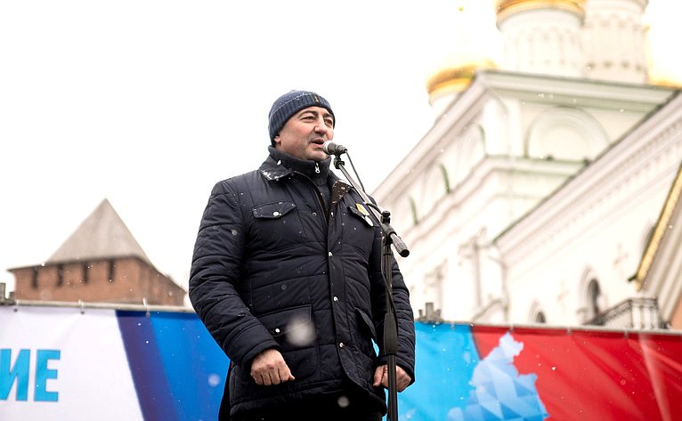Александр Вайнберг выступил на прошедшем 18 марта в Нижнем Новгороде митинг-концерте «Мы вместе!»
