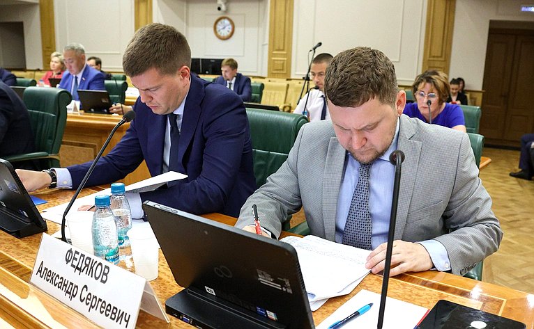 Заседание Комитета Совете Федерации по федеративному устройству, региональной политике, местному самоуправлению и делам Севера