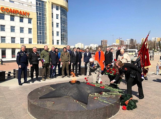 Виктор Шептий принял участие в автопробеге в честь Дня Победы в Екатеринбурге