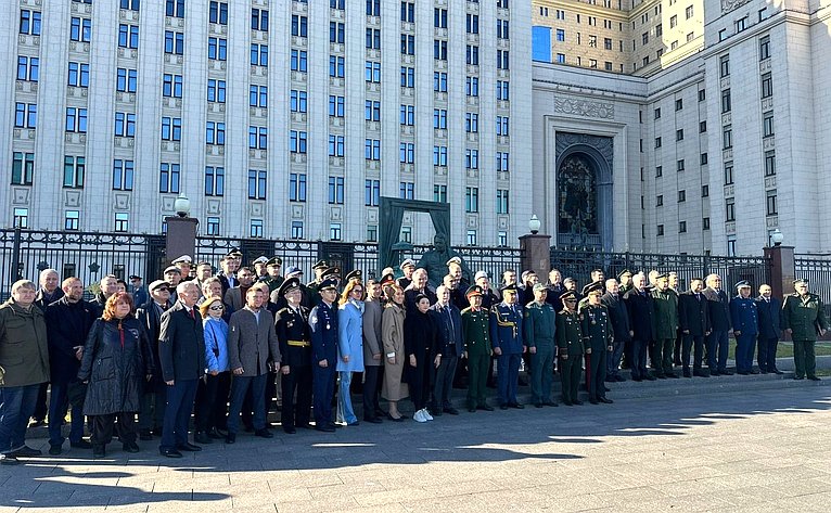 Сенаторы приняли участие в памятной акции, посвящённой 130-летию со дня рождения маршала Александра Василевского