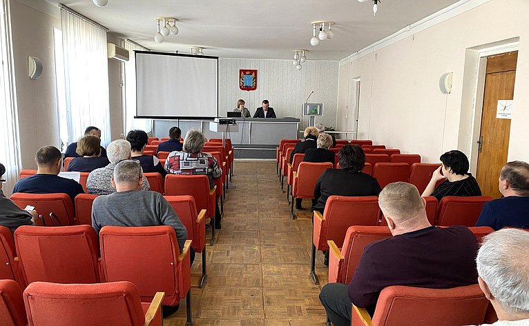Олег Алексеев посетил Краснокутский район Саратовской области