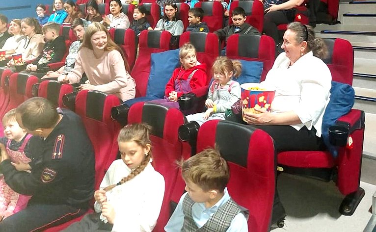 Дмитрий Перминов помог организовать бесплатный показ фильма для детей участников СВО