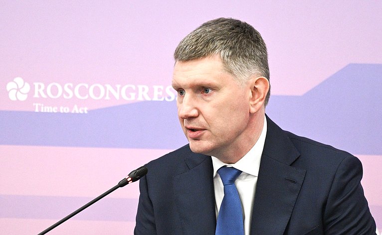 Сессия «Национальная модель: улучшение делового климата России и инвестиционное развитие регионов Дальнего Востока». X Восточный экономический форум
