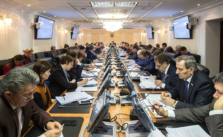 Совещание членов трехсторонней комиссии по вопросам межбюджетных отношений от Совета Федерации