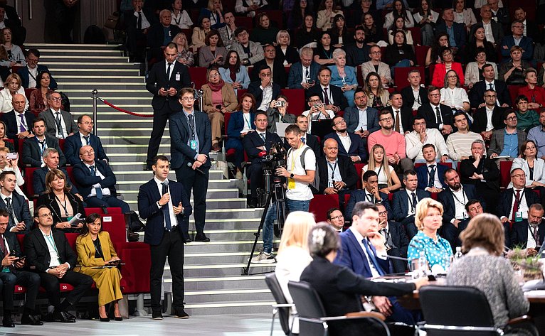 Инна Святенко приняла участие в Международном форуме «БИОПРОМ: промышленность и технологии для человека»