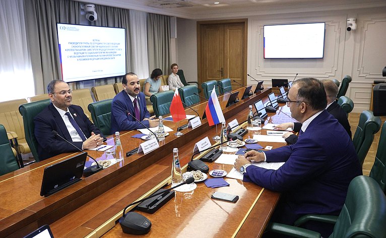 Встреча Мохмада Ахмадова с Чрезвычайным и Полномочным Послом Королевства Бахрейн в Российской Федерации