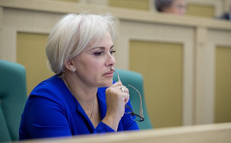Ковитиди Ольга Федоровна на 389-м заседании Совета Федерации