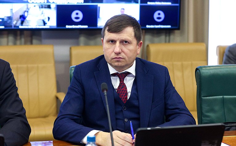 Круглый стол на тему «Проблемы эксплуатации жилищного фонда и объектов социальной инфраструктуры на вечномерзлых грунтах»