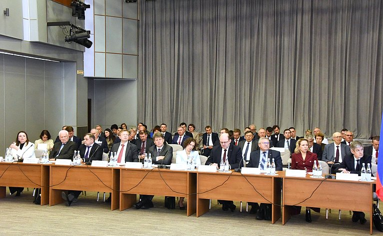 Выездное заседание Комитета СФ по обороне и безопасности на тему развития фундаментальной науки и ее роли в укреплении обороноспособности страны