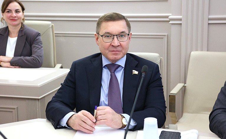 Владимир Якушев