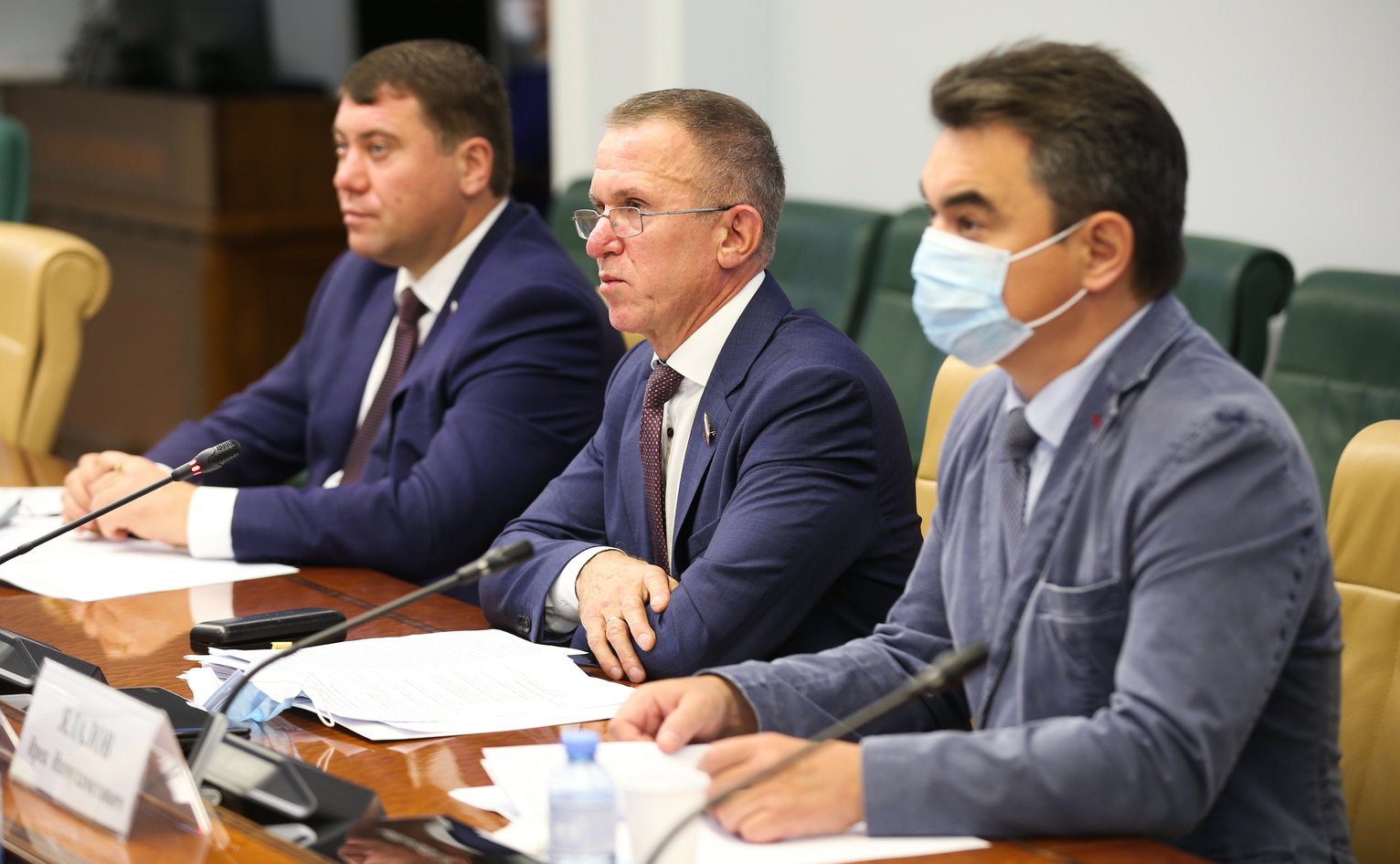 В. Кравченко провел «круглый стол» по поддержке малого и среднего ...