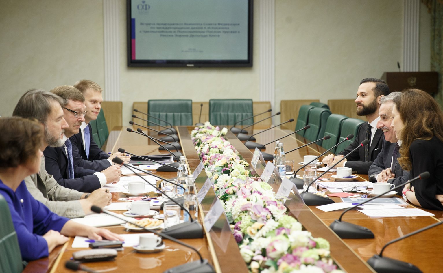 Встреча председателя Комитета Совета Федерации по международным делам К.И. Косачева с Чрезвычайным и Полномочным Послом Уругвая в России Энрике Дельгадо Хента