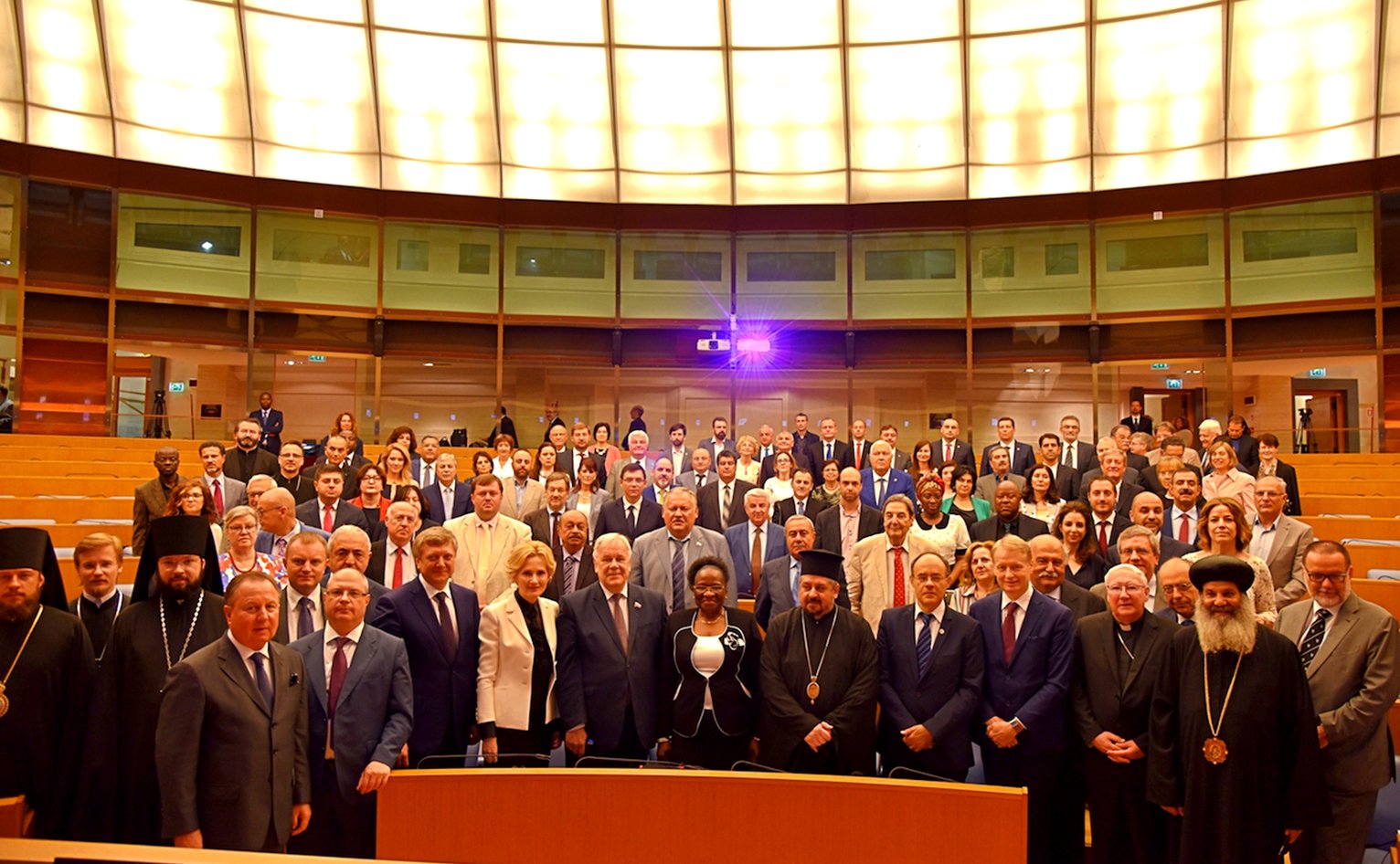 С. Попов: Решение актуальных проблем современности возможно лишь при ...