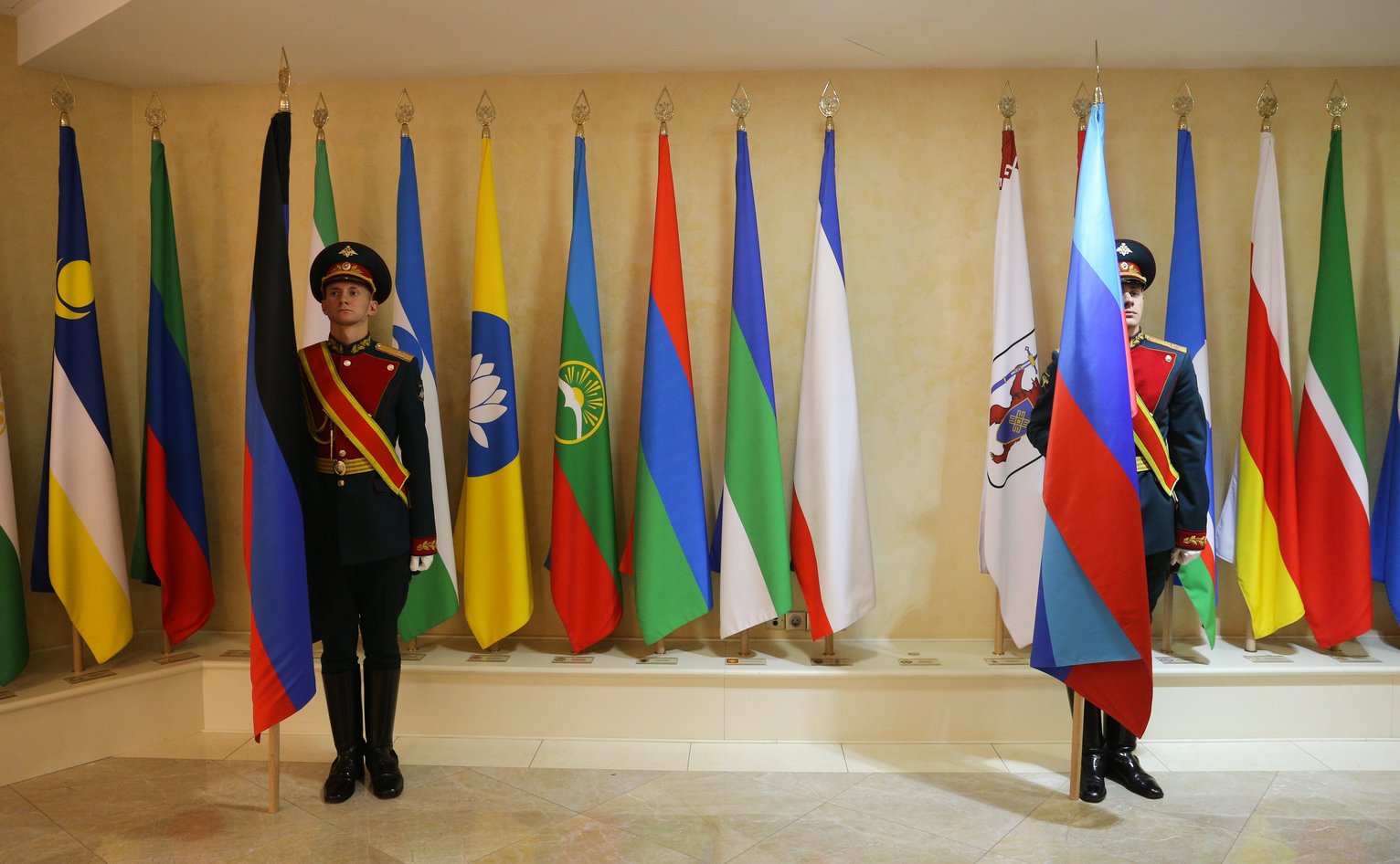 Флаги в Совете Федерации