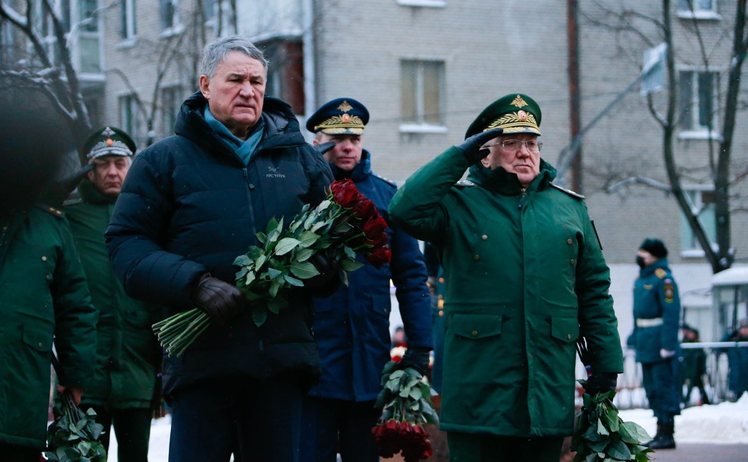 памятник спасателям и пожарным в москве