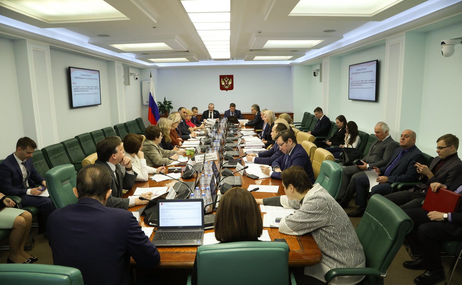 Заседание комитета СФ