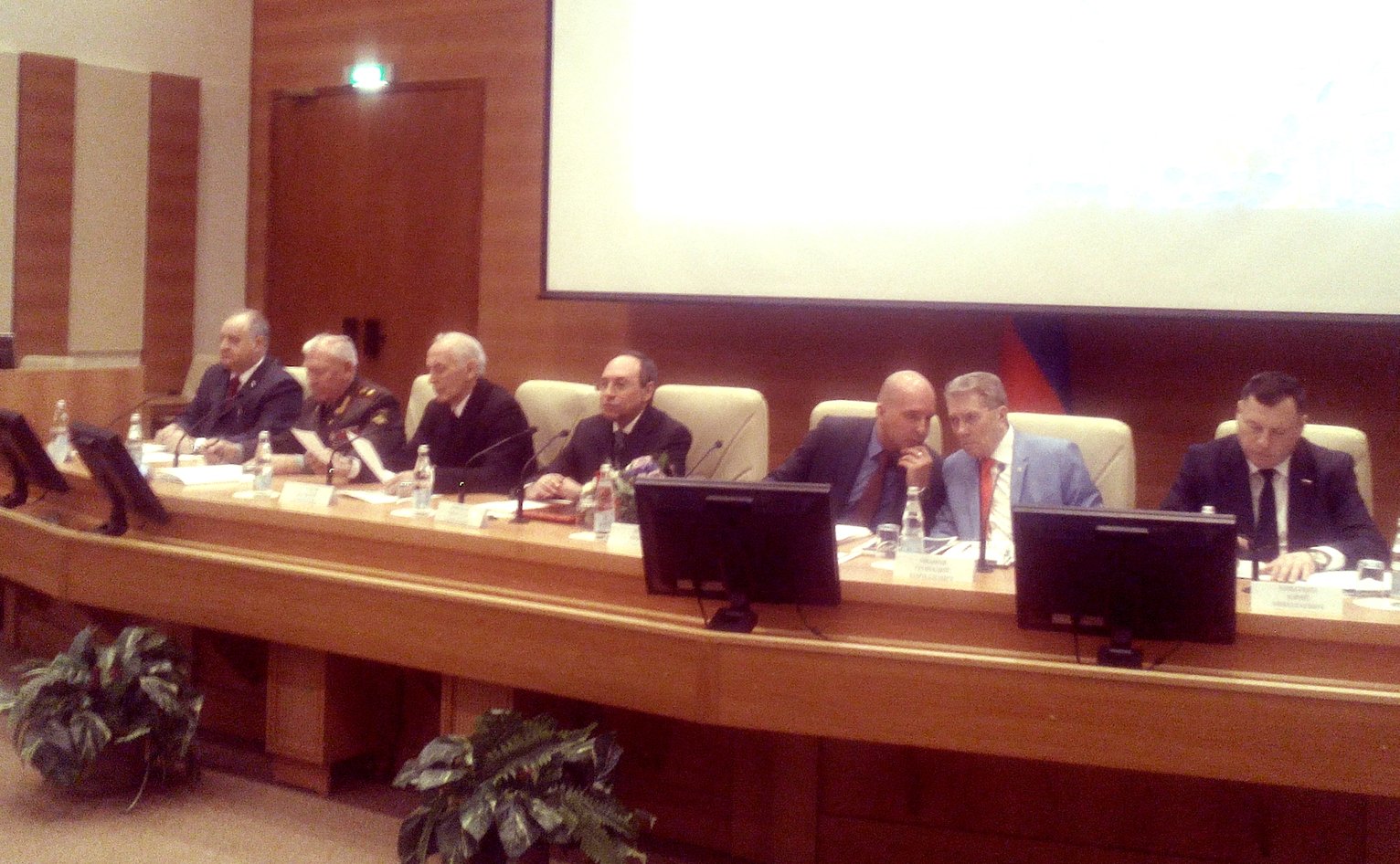 В. Кондрашин принял участие в парламентских слушаниях о патриотическом ...