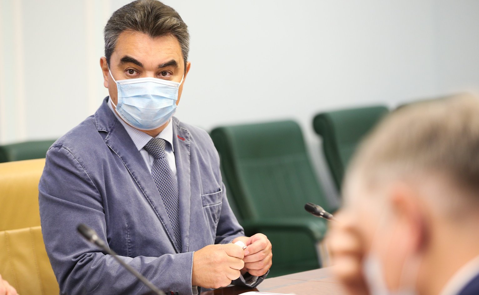 В. Кравченко провел «круглый стол» по поддержке малого и среднего ...