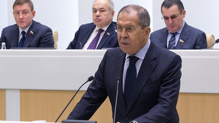 Министр иностранных дел России С. Лавров выступил перед сенаторами на 471-м заседании Совета Федерации |                        Совет Федерации Федерального Собрания Российской Федерации        