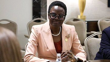 Валентина Матвиенко провела встречу с Президентом МПС Тулией Эксон