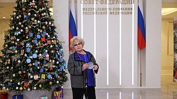 Людмила Нарусова приняла участие в акции «Ёлка желаний»