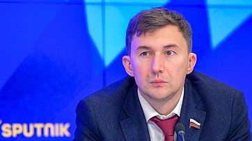 Сенатор РФ Сергей Карякин принял участие в видеомосте Москва — Симферополь «Крым и Россия — вместе навсегда» к 12-й годовщине воссоединения Крыма и Севастополя с Россией