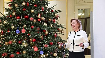 Инна Святенко приняла участие в акции «Ёлка желаний»