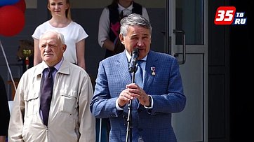 Юрий Воробьев поздравил кадетов школы «Корабелы Прионежья» с окончанием учебного года