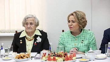 В рамках подготовки празднования 80-летия полного освобождения Ленинграда от фашистской блокады Валентина Матвиенко встретилась с ветеранами — жителями блокадного Ленинграда