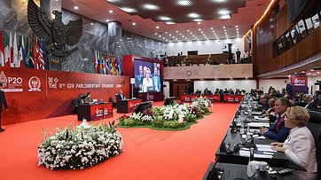 Председатель Совета Федерации Валентина Матвиенко ответила на вопросы участников восьмого Саммита спикеров парламентов государств «Группы двадцати»