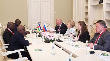 Валентина Матвиенко провела встречу с Председателем Национального собрания Центральноафриканской Республики Симплисом Матьё Саранджи