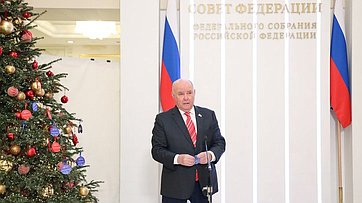 Григорий Карасин принял участие в акции «Ёлка желаний»