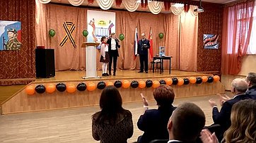 Награждение юного героя г. Смоленска сенатором РФ Ириной Кожановой