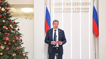 Олег Земцов принял участие в акции «Ёлка желаний»