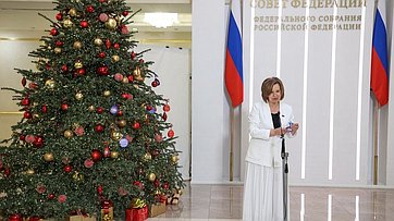 Марина Сидухина приняла участие в акции «Ёлка желаний»