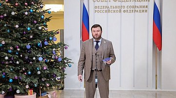 Дмитрий Ворона принял участие во Всероссийской благотворительной акции «Елка желаний»