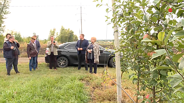 Оксана Хлякина посетила социальные объекты и сельхозпредприятия Липецкой области