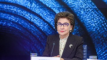 Галина Карелова приняла участие в круглом столе в онлайн-формате на тему «От идеи до практики: как женщины меняют легкую промышленность»