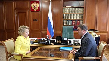 Валентина Матвиенко и губернатор Омской области Виталий Хоценко обсудили социально-экономическое развитие региона