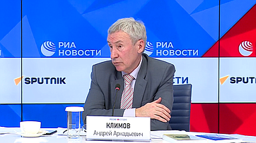 Онлайн-брифинг заместителя председателя Комитета СФ по международным делам Андрея Климова