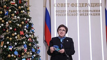 Елена Бибикова приняла участие в акции «Ёлка желаний»