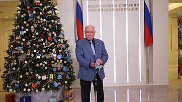 Григорий Карасин принял участие в акции «Ёлка желаний»
