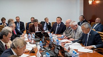 Совместное заседание Комитета СФ по экономической политике и Комитета СФ по обороне и безопасности. Запись трансляции 27 июня 2017 г