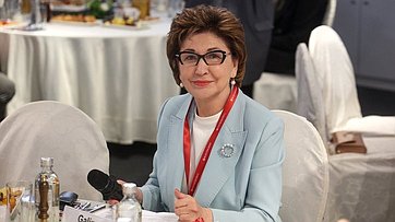 Галина Карелова в рамках Петербургского международного экономического форума (ПМЭФ-2025) приняла участие в бизнес-завтраке «Вклад женщин в развитие технологий и инноваций для здорового общества»