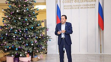 Андрей Хапочкин принял участие во Всероссийской благотворительной акции «Елка желаний»