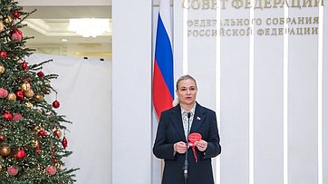 Евгения Ламонова приняла участие в акции «Ёлка желаний»