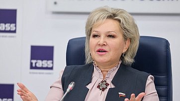 Заместитель председателя Комитета СФ по науке, образованию и культуре Елена Писарева приняла участие в пресс-конференции, посвященной X Всероссийской конференции по вопросам семейного воспитания и родительского просвещения «Школа одаренных родителей»